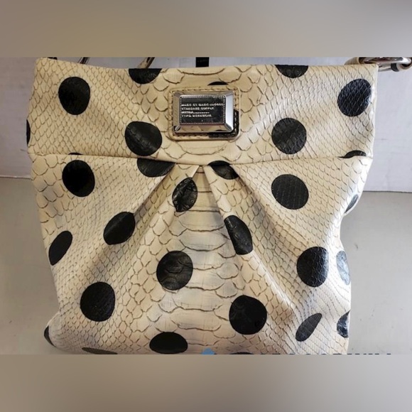 Marc by Marc Jacobs Dotty Snake Print
Leather Crossbody Handbag - Picture 7 of 9
